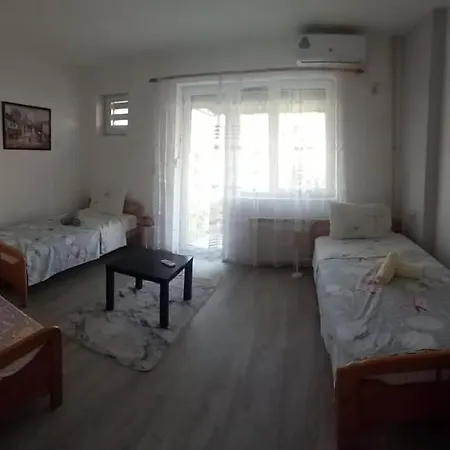 Petrograd Sk Centar Апартаменти *