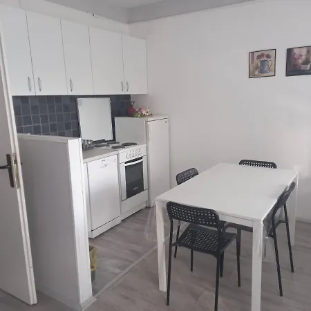 Апартаменти Petrograd Sk Centar